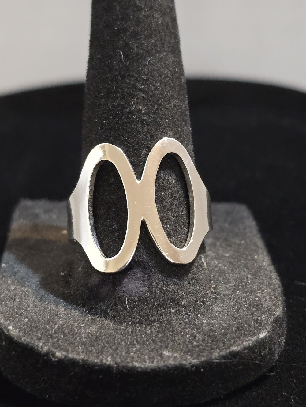 Vintage Sterling Silver Double 0 Design Band Ring Size 8.5